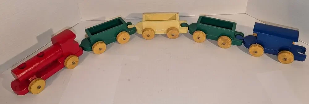 Vintage Interlocking Wooden Handcrafted Train Engine 4 Cars Toy Rare